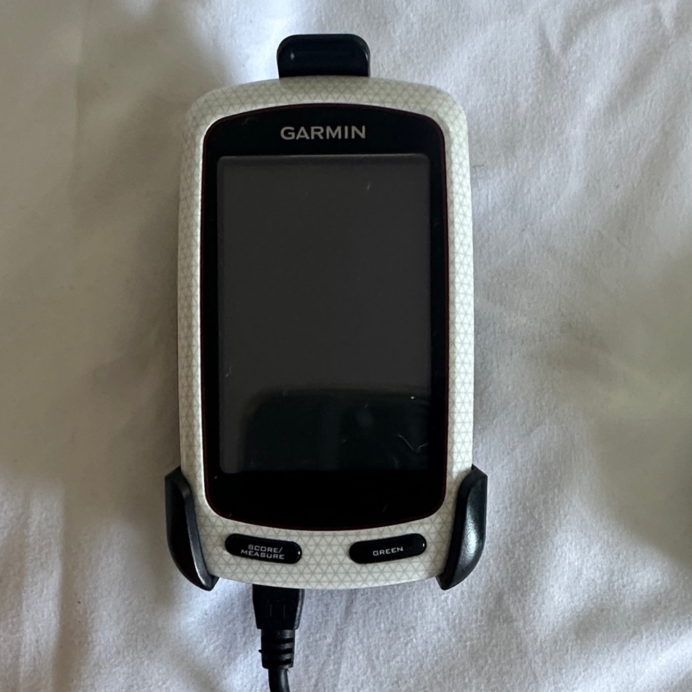 Garmin Approach G7 - USED Black and White GPS Device w belt clip and charger
